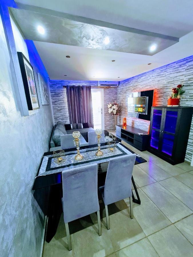 Hidden Lights Deluxe Apartment 아이아 나파 외부 사진