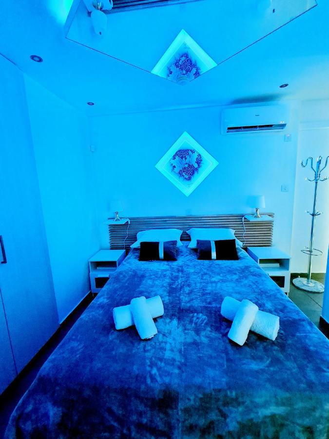 Hidden Lights Deluxe Apartment 아이아 나파 외부 사진