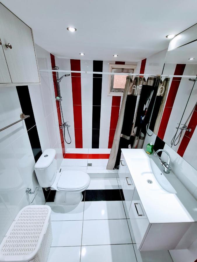 Hidden Lights Deluxe Apartment 아이아 나파 외부 사진