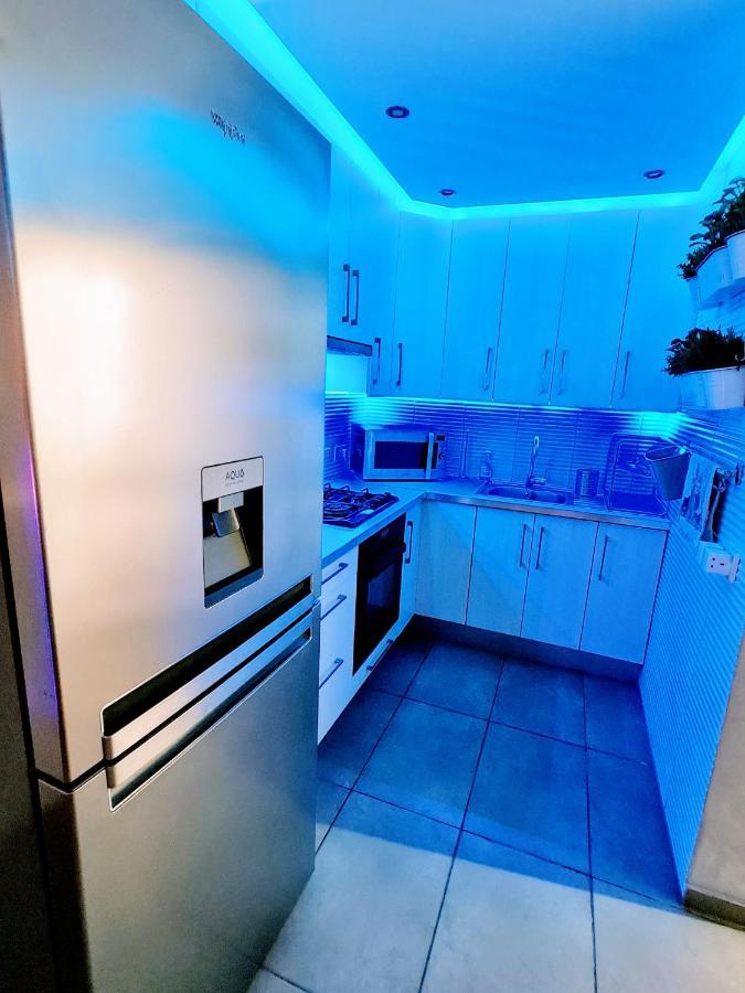 Hidden Lights Deluxe Apartment 아이아 나파 외부 사진
