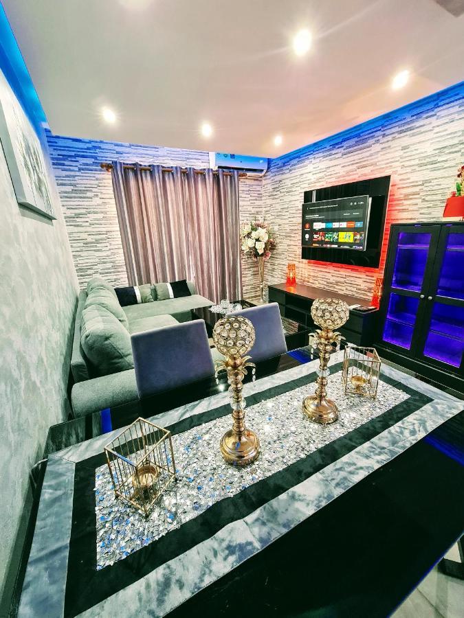 Hidden Lights Deluxe Apartment 아이아 나파 외부 사진