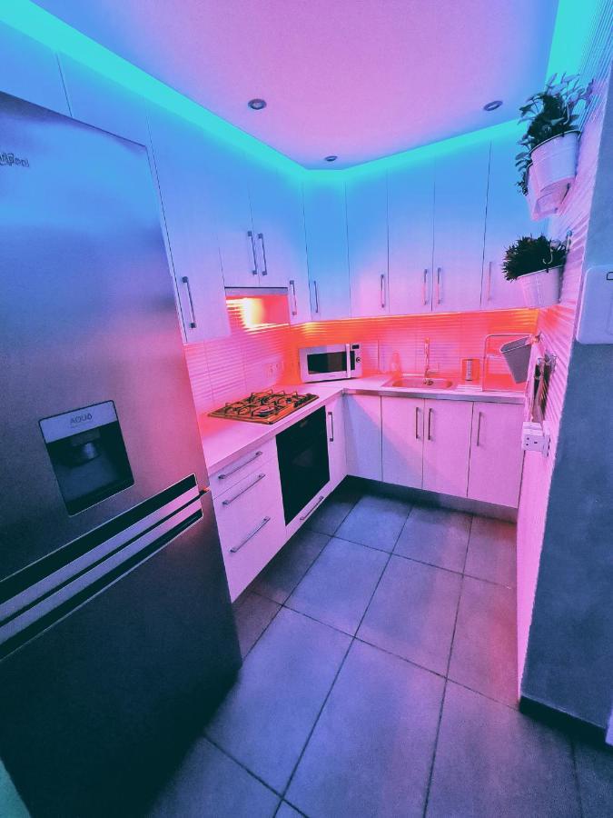 Hidden Lights Deluxe Apartment 아이아 나파 외부 사진