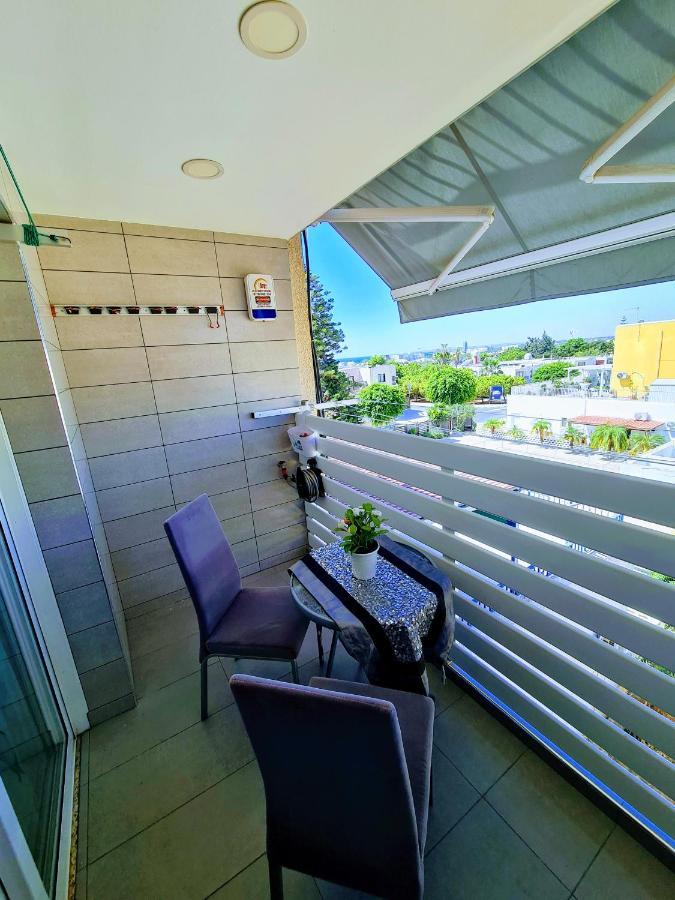Hidden Lights Deluxe Apartment 아이아 나파 외부 사진