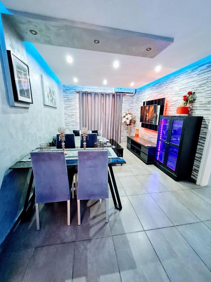 Hidden Lights Deluxe Apartment 아이아 나파 외부 사진